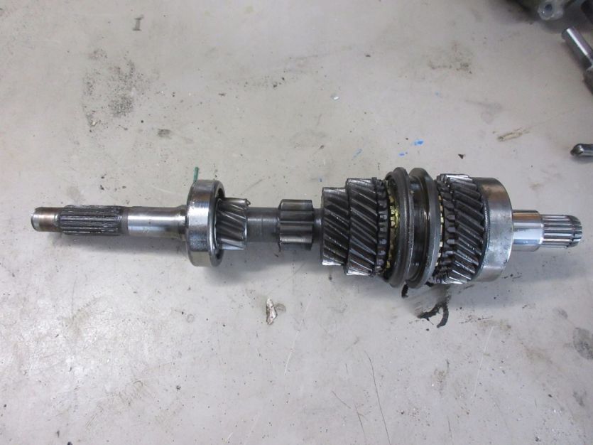 ignis justy1.3 4X4 zh7 wałek SPRZĘGŁOWY