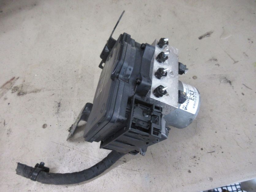 hyundai ix55 4x4 3.0 250km POMPA ABS 58910-3J708