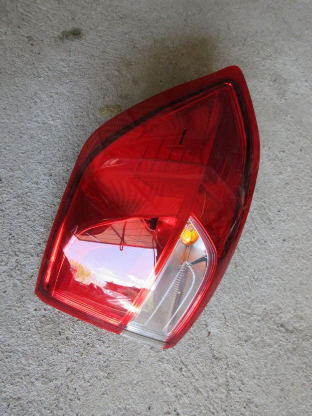 ECOSPORT II LIFT LAMPA LEWY TYŁ