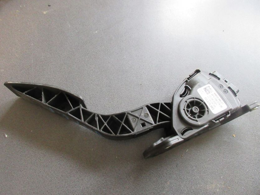 VITARA III LIFT 1.4T PEDAŁ GAZU