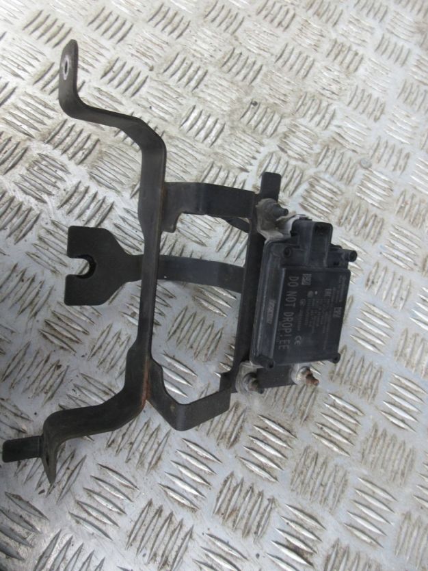 QASHQAI II J11 LIFT 18 R. RADAR 28438-5FA2A