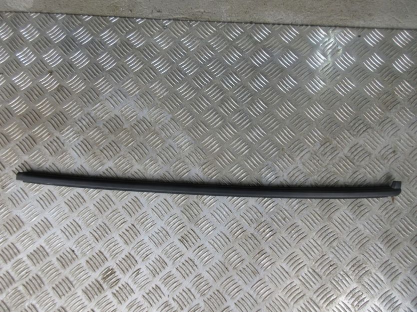 DACIA LODGY DOKKER ZGARNIACZ SZYB LEWY PRZÓD