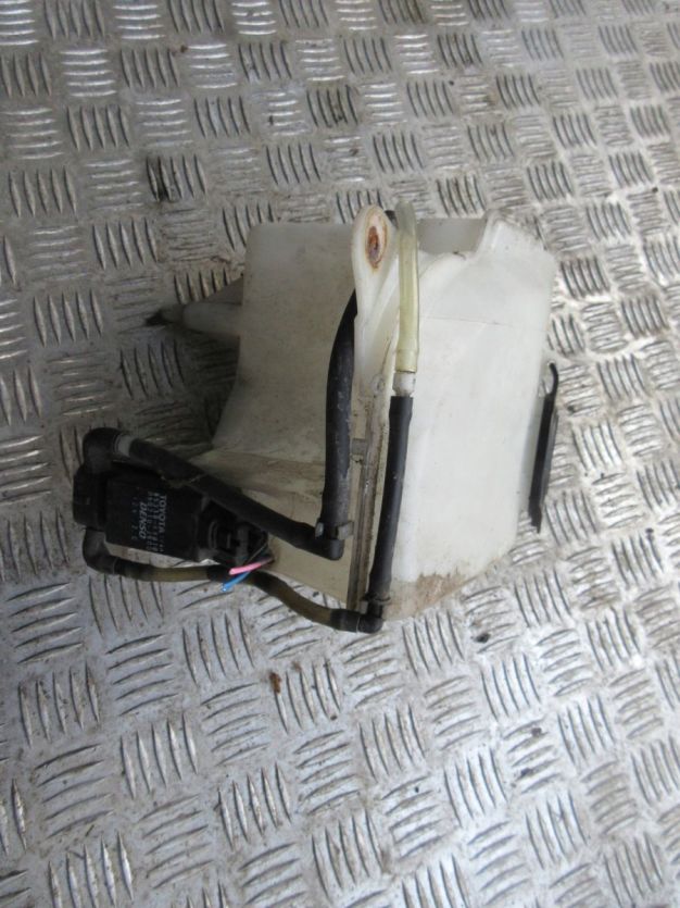 COROLLA e11 lift 99-02 ZBIORNICZEK SPRYSKIWACZY