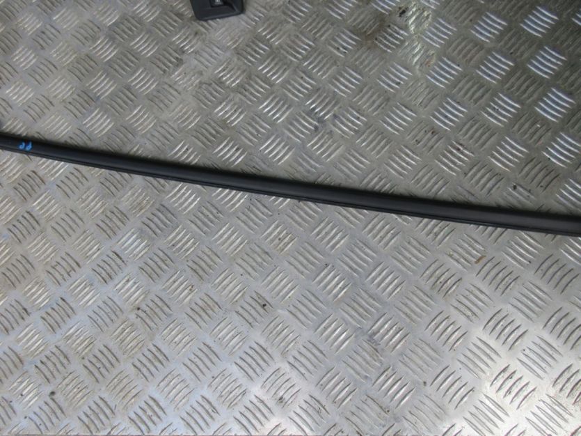 DACIA LODGY DOKKER ZGARNIACZ SZYBY PRAWY PRZÓD