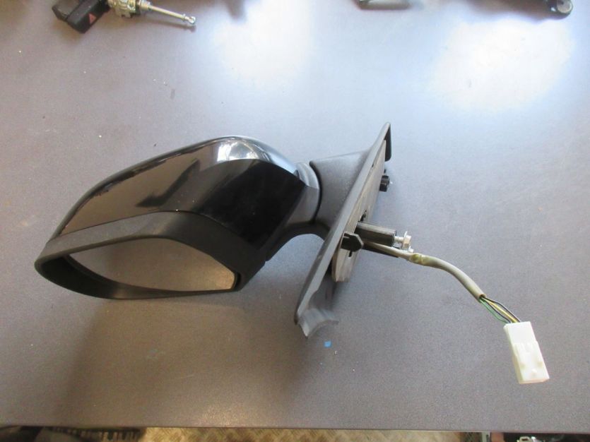 DACIA LODGY DOKKER 13 R. LUSTERKO LEWE 5PIN NV676