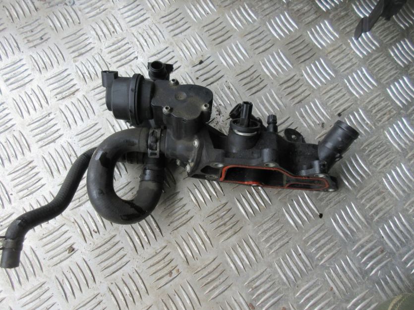 DACIA LODGY DOKKER 1.2 TCE OBUDOWA TERMOSTATU