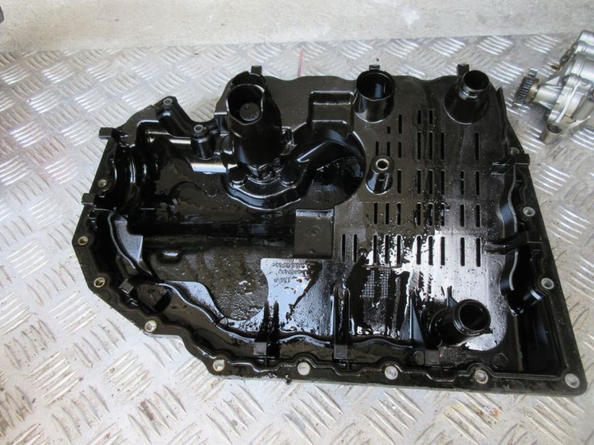 OCTAVIA III RS 2.0 TFSI CHH MISKA OLEJOWA