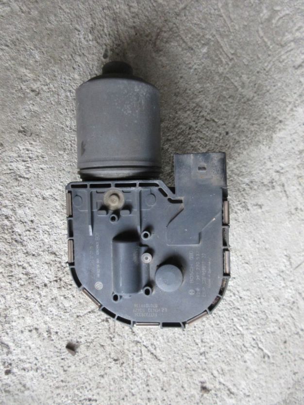 PASSAT B6 2.0 TDI SILNICZEK WYCIERACZEK 3C1955119B