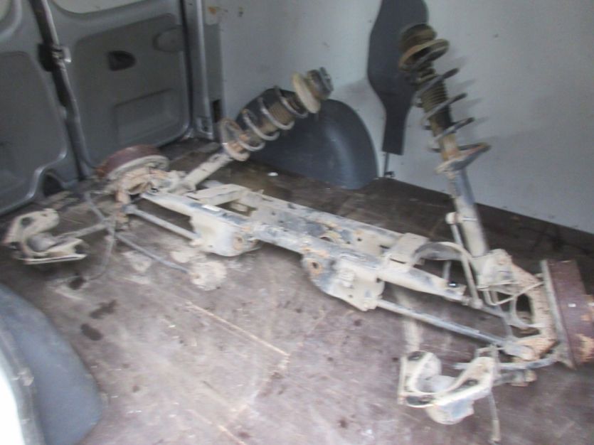 DACIA DUSTER 1.6 4X4 ZAWIESZENIE TYŁ 554030064R