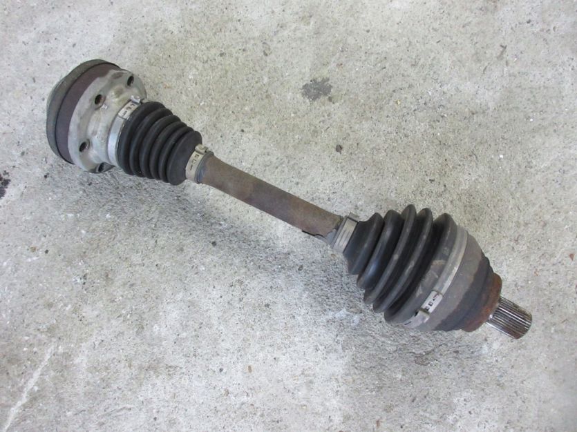 OCTAVIA 3 5E RS 2.0 TFSI PÓŁOŚ LEWA 169KW