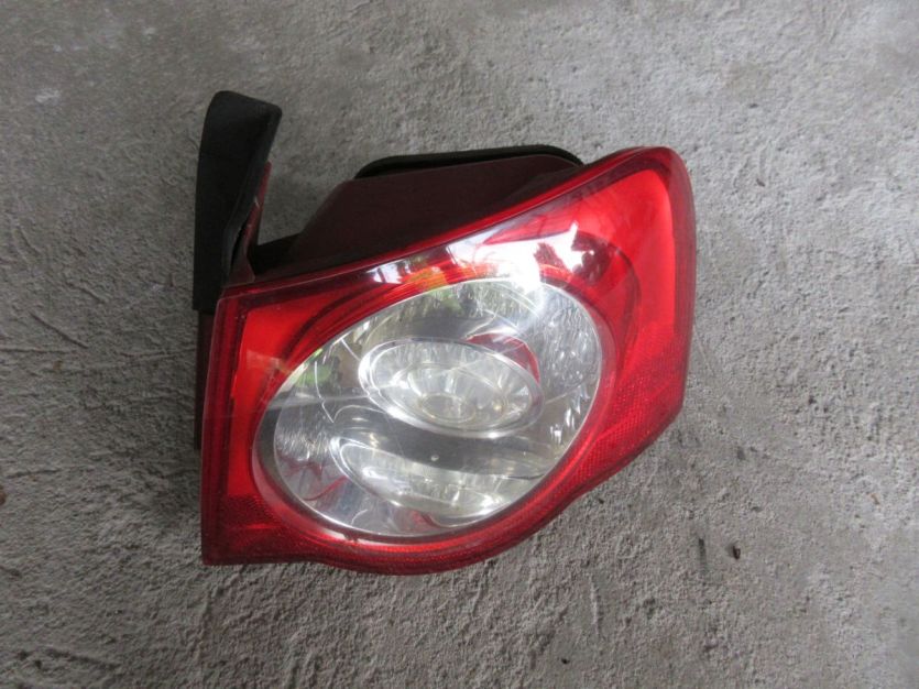 PASSAT B6 LAMPA PRAWY TYŁ 3C5945096C
