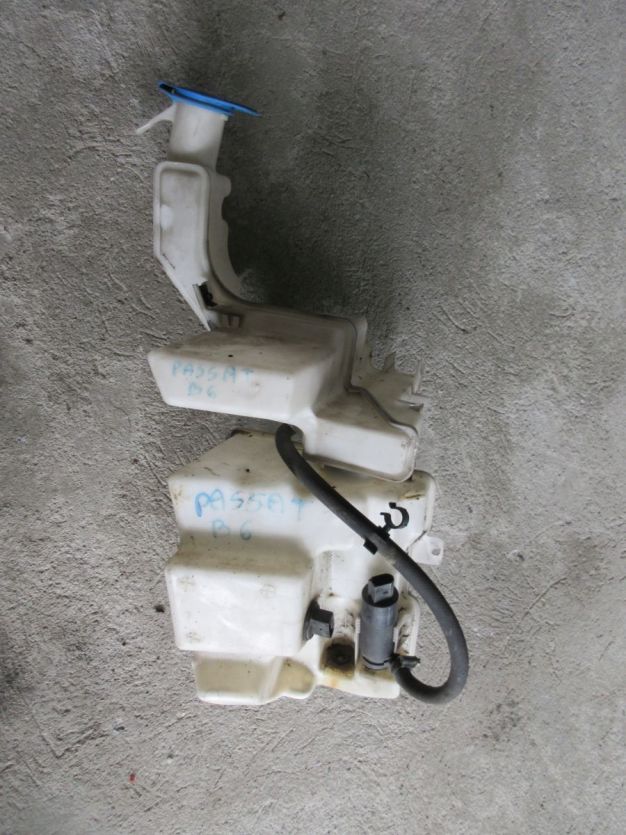 PASSAT B6 ZBIORNICZEK SPRYSKIWACZY XENON 3C0955453