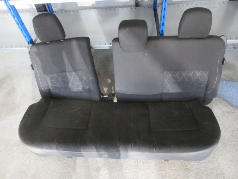 DACIA DUSTER I LIFT KANAPA FOTELE TYŁ BOCZKI PASY