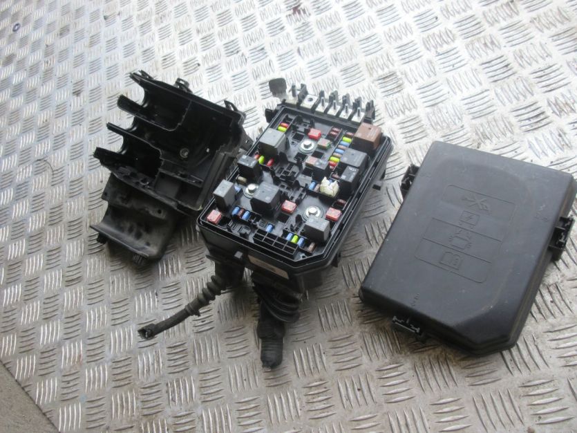 ASTRA K V 1.6 CDTI SKRZYNKA BEZPIECZNIKÓW 39040854