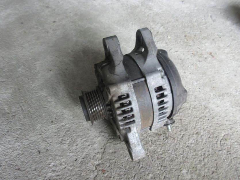 I IX35 LIFT 2.0 CRDI ALTERNATOR 37300-2F200