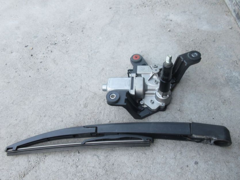 ASTRA K V KOMBI SILNICZEK WYCIERACZEK TYŁ 13418998