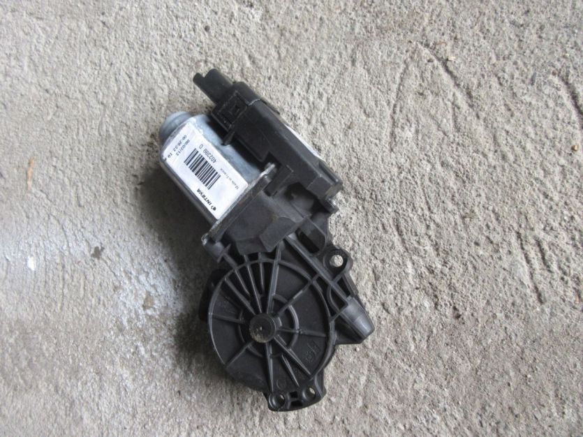 HYUNDAI IX35 LIFT SILNICZEK SZYBY LEWY PRZÓD