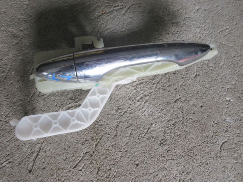 IX35 LIFT KLAMKA DRZWI LEWY TYŁ