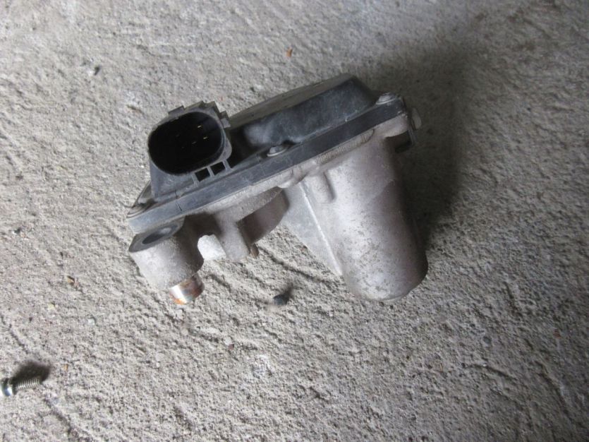 I IX35 2.0 CRDI PRZEPUSTNICA 28462-2F710