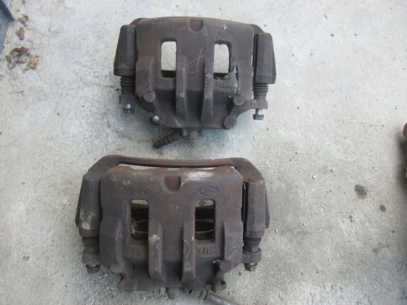 HYUNDAI H-1 II 2.5 CRDI ZACISK PRAWY PRZÓD 170 KM