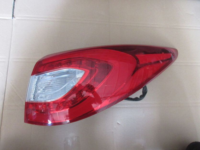 HYUNDAI IX35 LIFT LAMPA PRAWY TYŁ LED 92402-2Y500