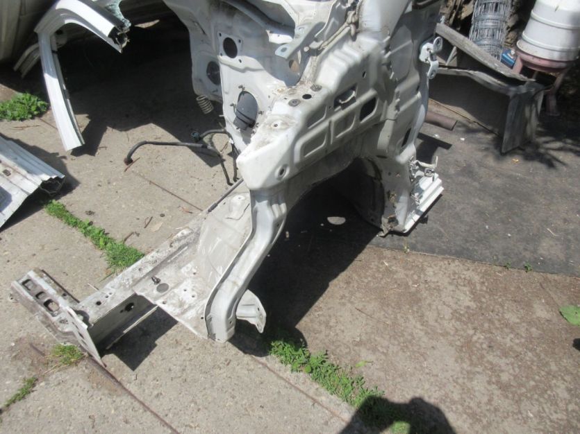 HYUNDAI H-1 PODŁUŻNICA LEWA CWIARTKA PRÓG SŁUPEK