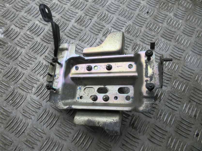 QASHQAI J11 II LIFT 1.6 UCHWYT MOCOWANIE KOMPUTERA