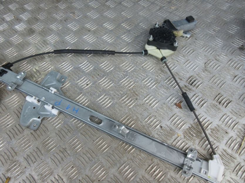 HYUNDAI H-1 II 10 R. MECHANIZM SZYBY PRAWY PRZÓD