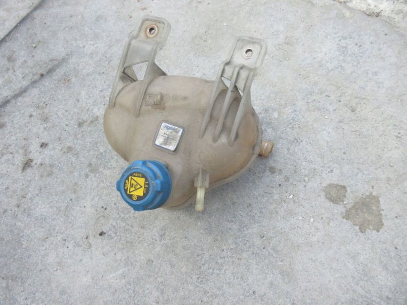 FIAT DOBLO II 2010 R. 1.4 ZBIORNICZEK WYRÓWNAWCZY