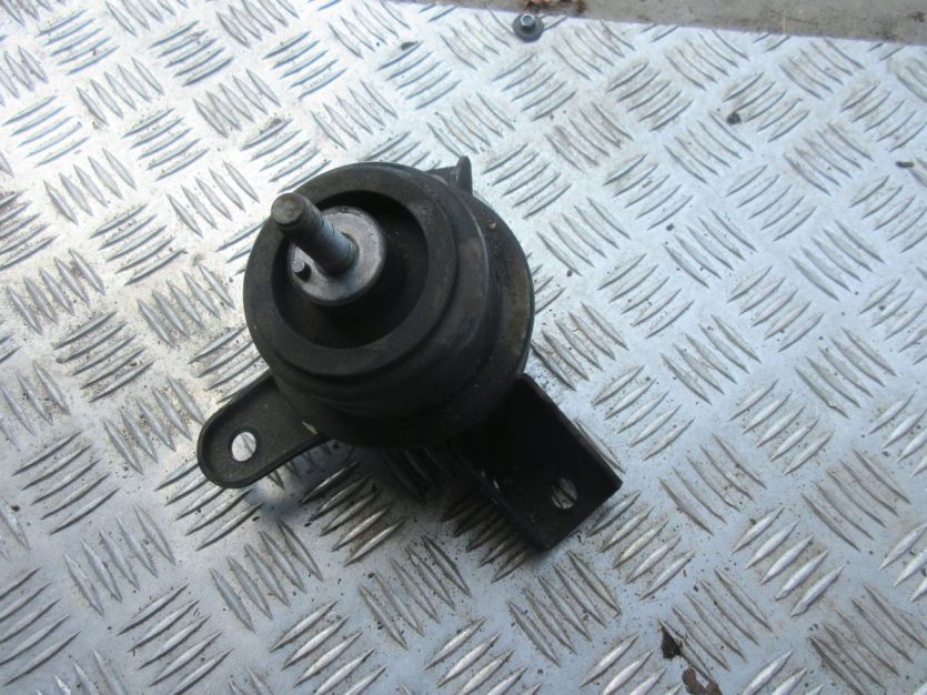 KIA VENGA 1.4 16V PODUSZKA SILNIKA