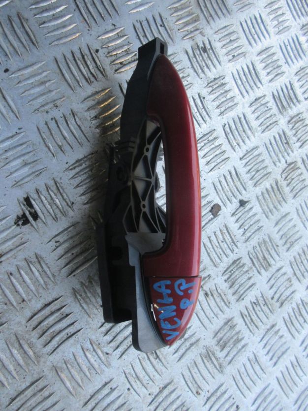 KIA VENGA KLAMKA PRAWY TYŁ A0