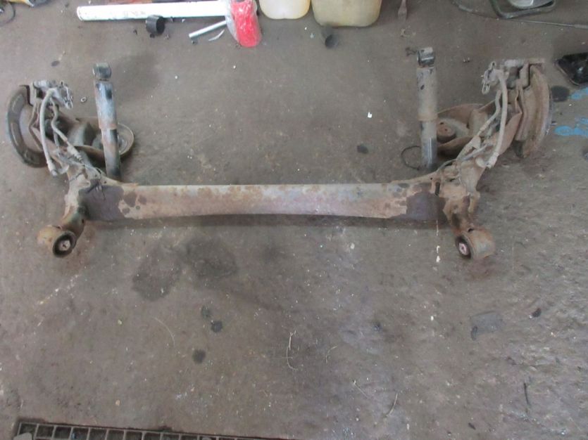 KIA VENGA OŚ TYŁ TYLNA BELKA