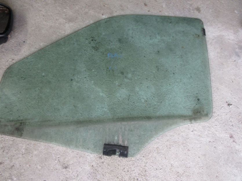 FIAT DOBLO II 2010 R. SZYBA LEWY PRZÓD