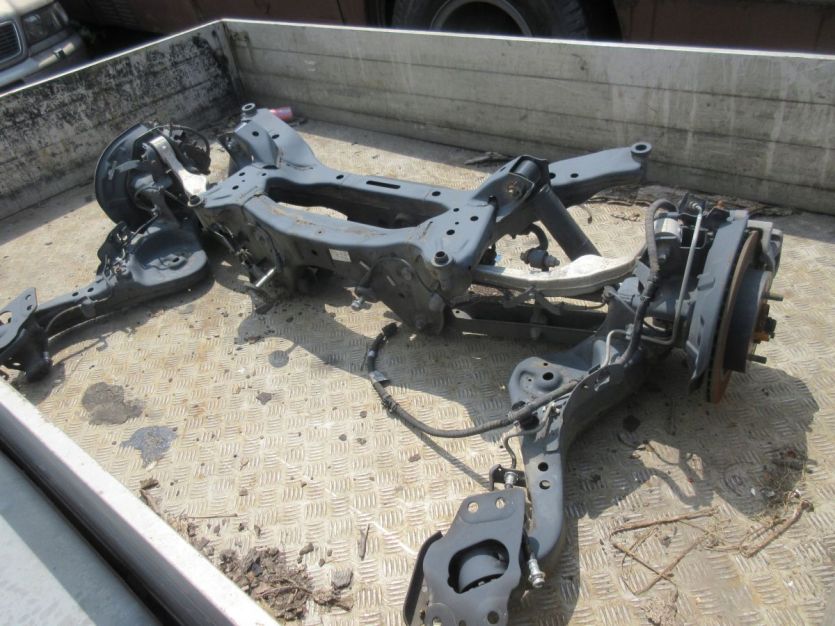 KOLEOS II BELKA ZAWIESZENIA TYŁ TYLNA KOLEOS II