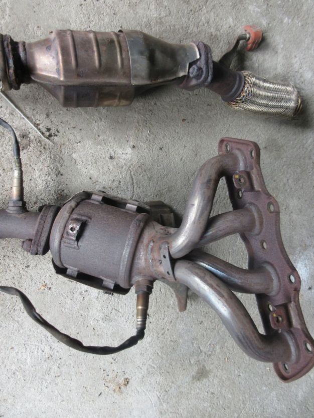 KIA VENGA 1.4 16v katalizator KOMPLET Z SONDAMI