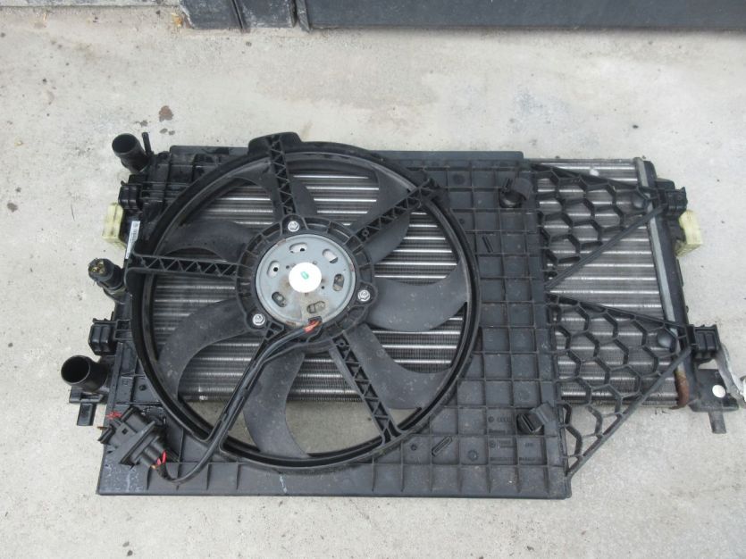 SKODA ROOMSTER LIFT 1.2 TSI CHŁODNICE WENTYLATOR