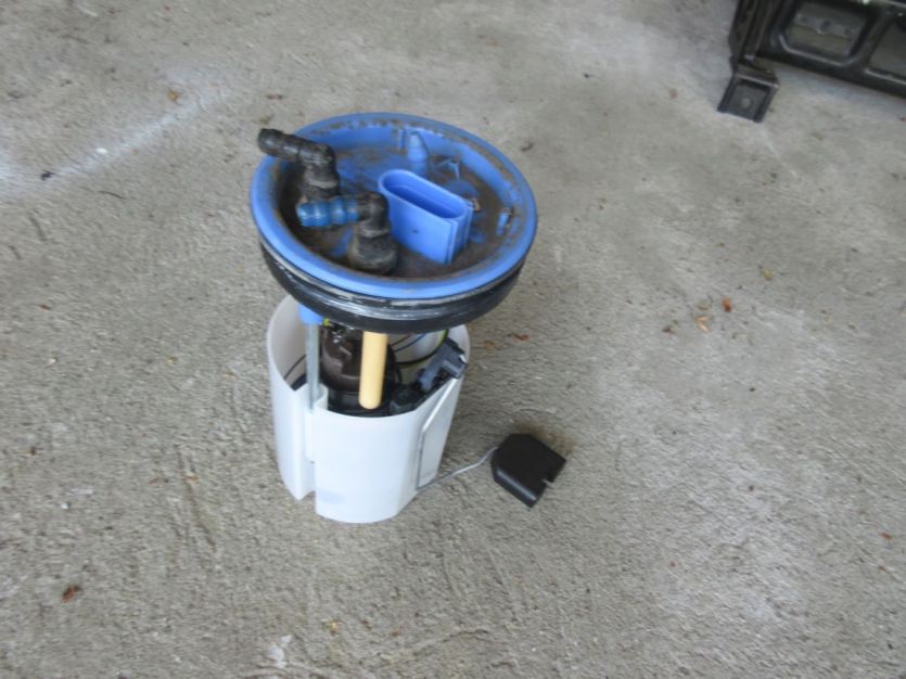 ROOMSTER LIFT 1.2 TSI POMPA PALIWA 6R0919051J