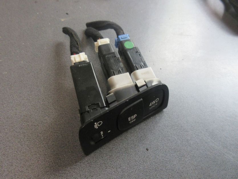KIA SPORTAGE II 04-09 PRZEŁĄCZNIK 4WD ESP