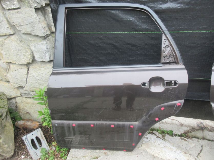 KIA SPORTAGE II 04-09 DRZWI LEWY TYŁ 6D