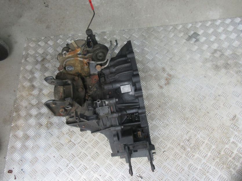 KIA SPORTAGE II SKRZYNIA 4X4 AUTOMAT 2.0 crdi