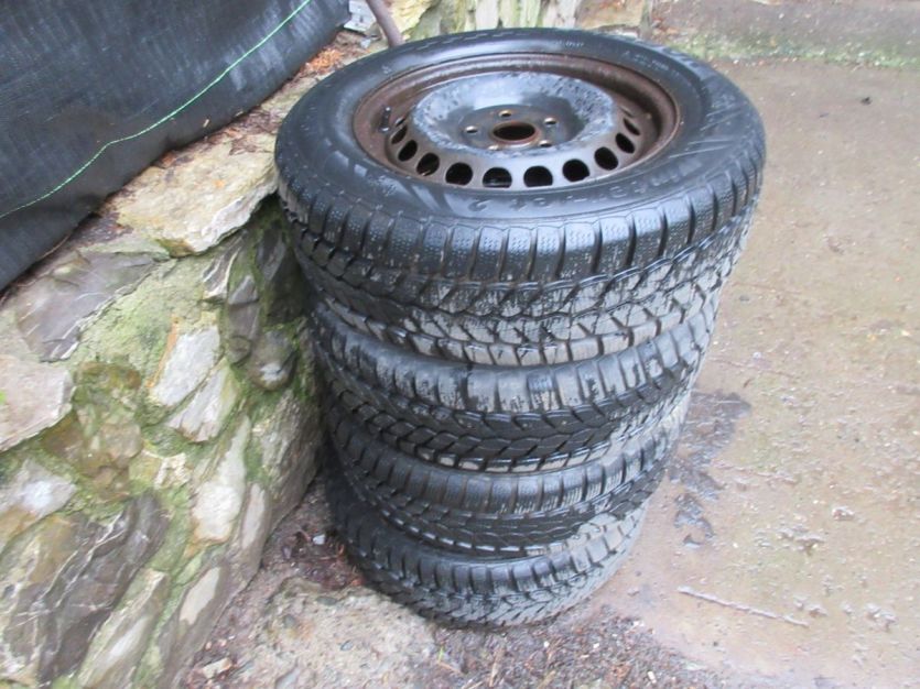 AUDI A4 PASSAT B5 KOŁA FELGI R15 ET45 4B0601027