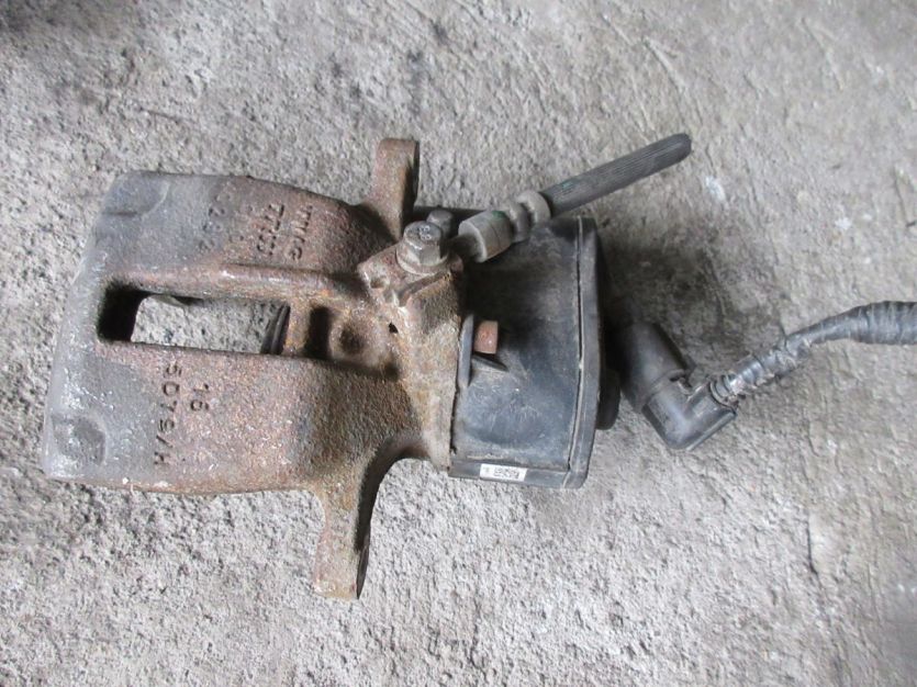 PASSAT B6 2.0 TDI 4MATION ZACISK PRAWY TYŁ