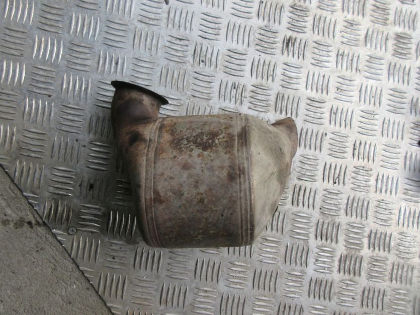 PASSAT B6 2.0 TDI KATALIZATOR 1K0131690AA