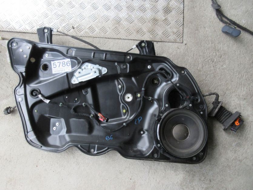 PASSAT B6 MECHANIZM SZYBY LEWY PRZÓD