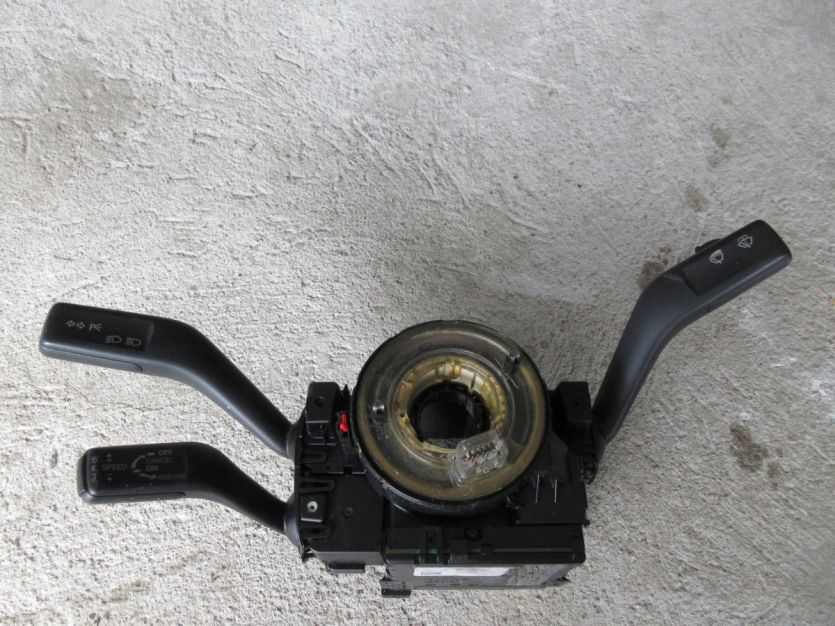 PASSAT B6 PRZEŁACZNIK MANETKI POD KIEROWNICE