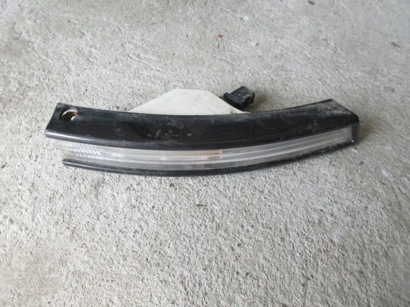 PASSAT B6 KIERUNKOWSKAZ PRAWY PRZÓD