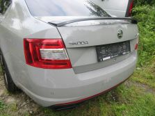 SKODA OCTAVIA III 5E RS PODSUFITKA CZARNA