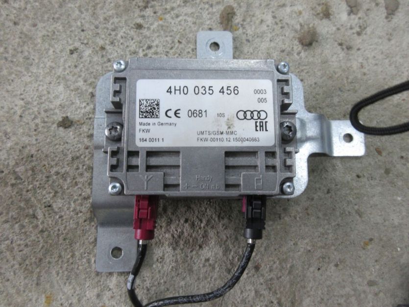 OCTAVIA III WZMACNIACZ ANTENY 4H0035456