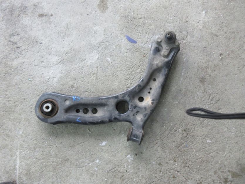 OCTAVIA III WAHACZ LEWY