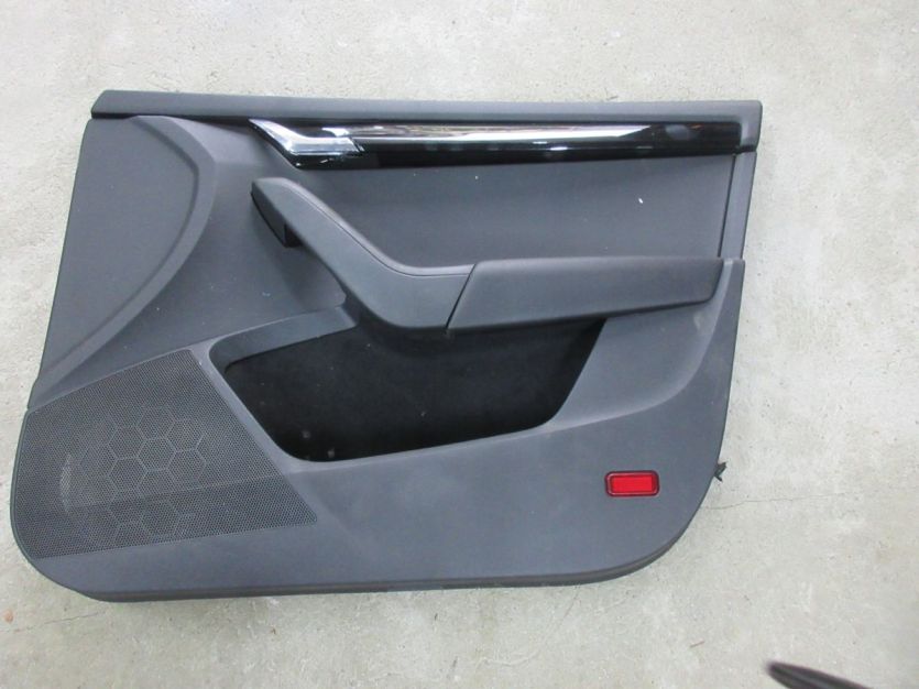 OCTAVIA III Liftback BOCZEK DRZWI PRAWY PRZÓD